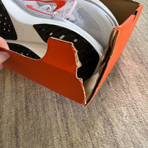 Nike Air Zoom Pegasus 41 Men's Size 12 White/Picante Red-Wolf Grey FD2722 108 - Picture 14 of 14